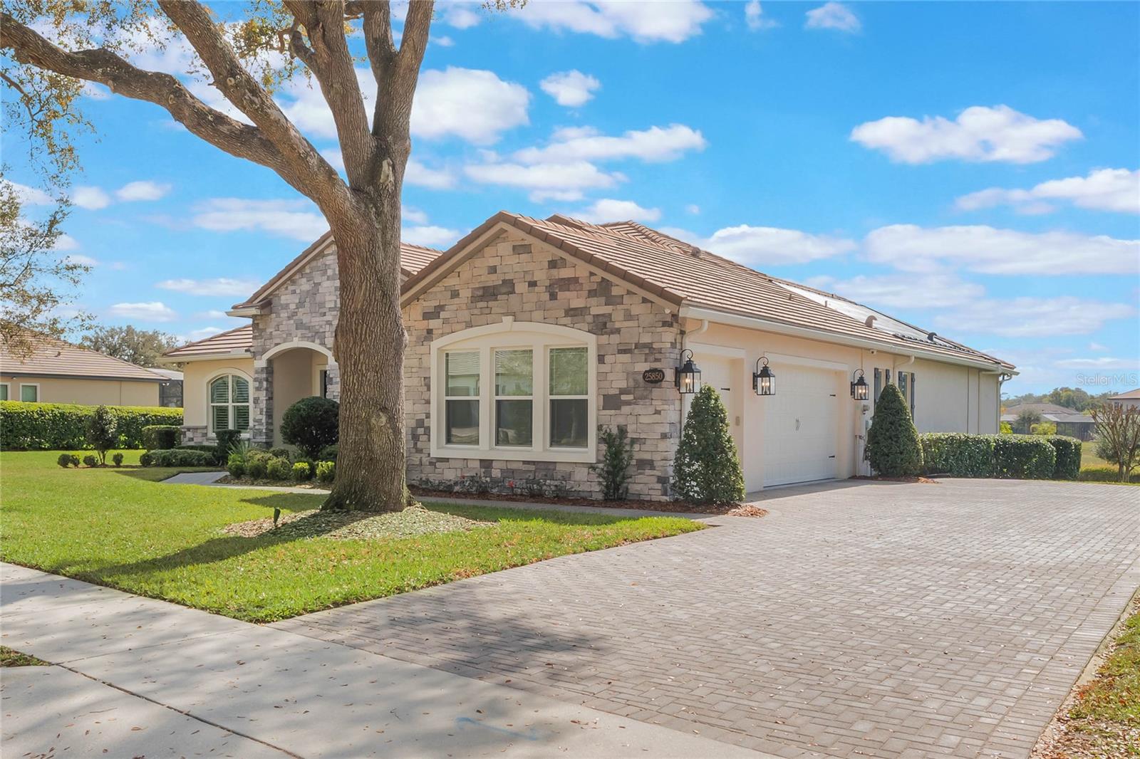 25850 CROSSINGS BLUFF LN photo 3