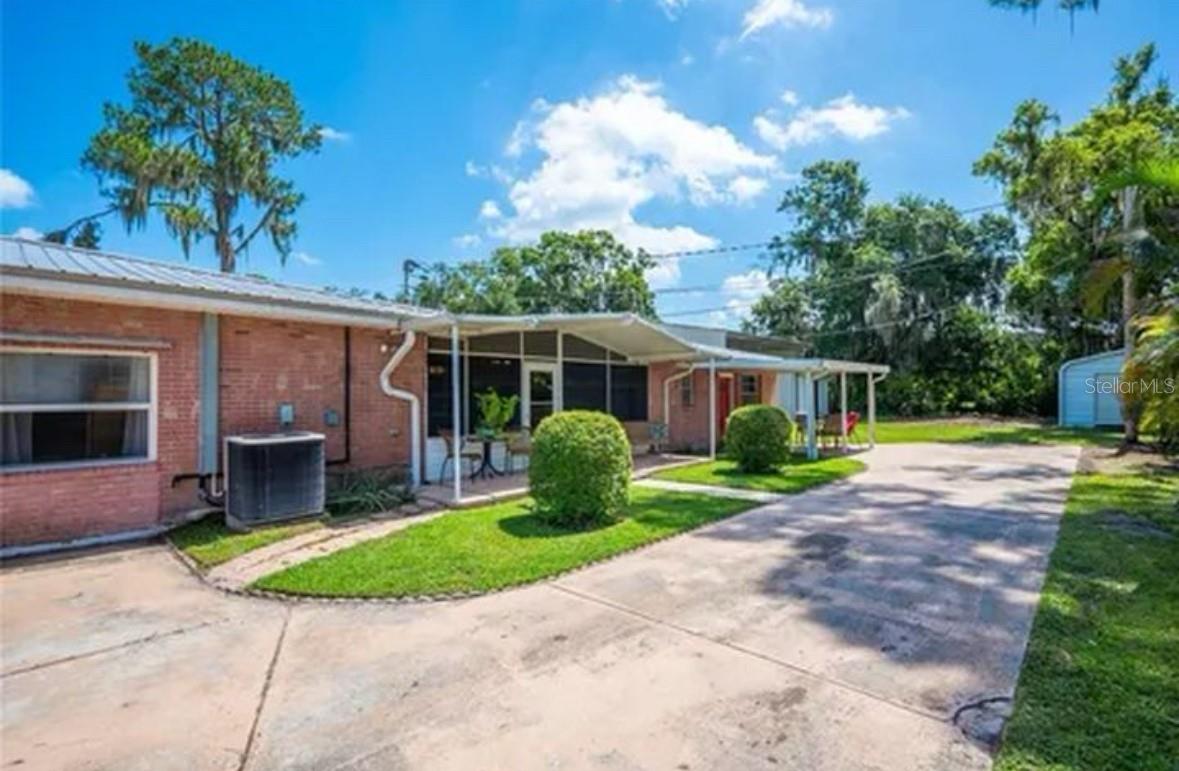 1511 E LAKE PARKER DR #2 photo 2