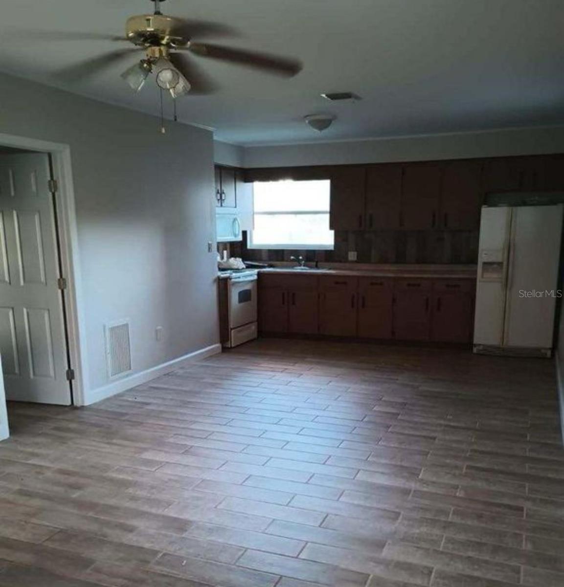 1511 E LAKE PARKER DR #2 photo 3