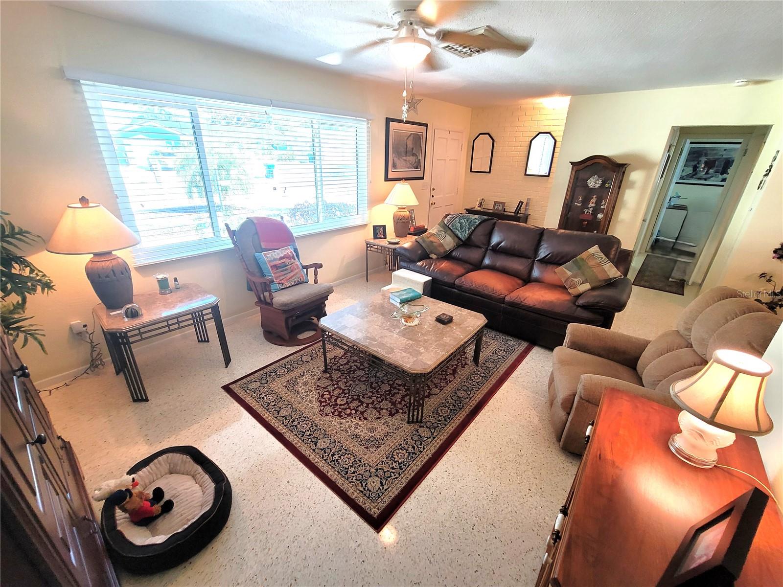 1340 OAKBROOK DR photo 3