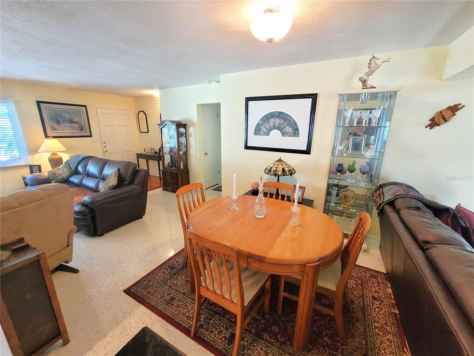 1340 OAKBROOK DR photo 5