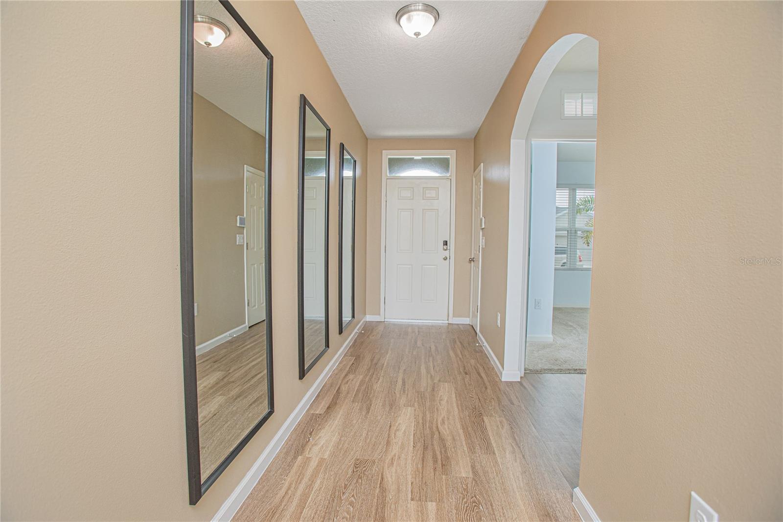 1120 NEWTON CIR CIR photo 2