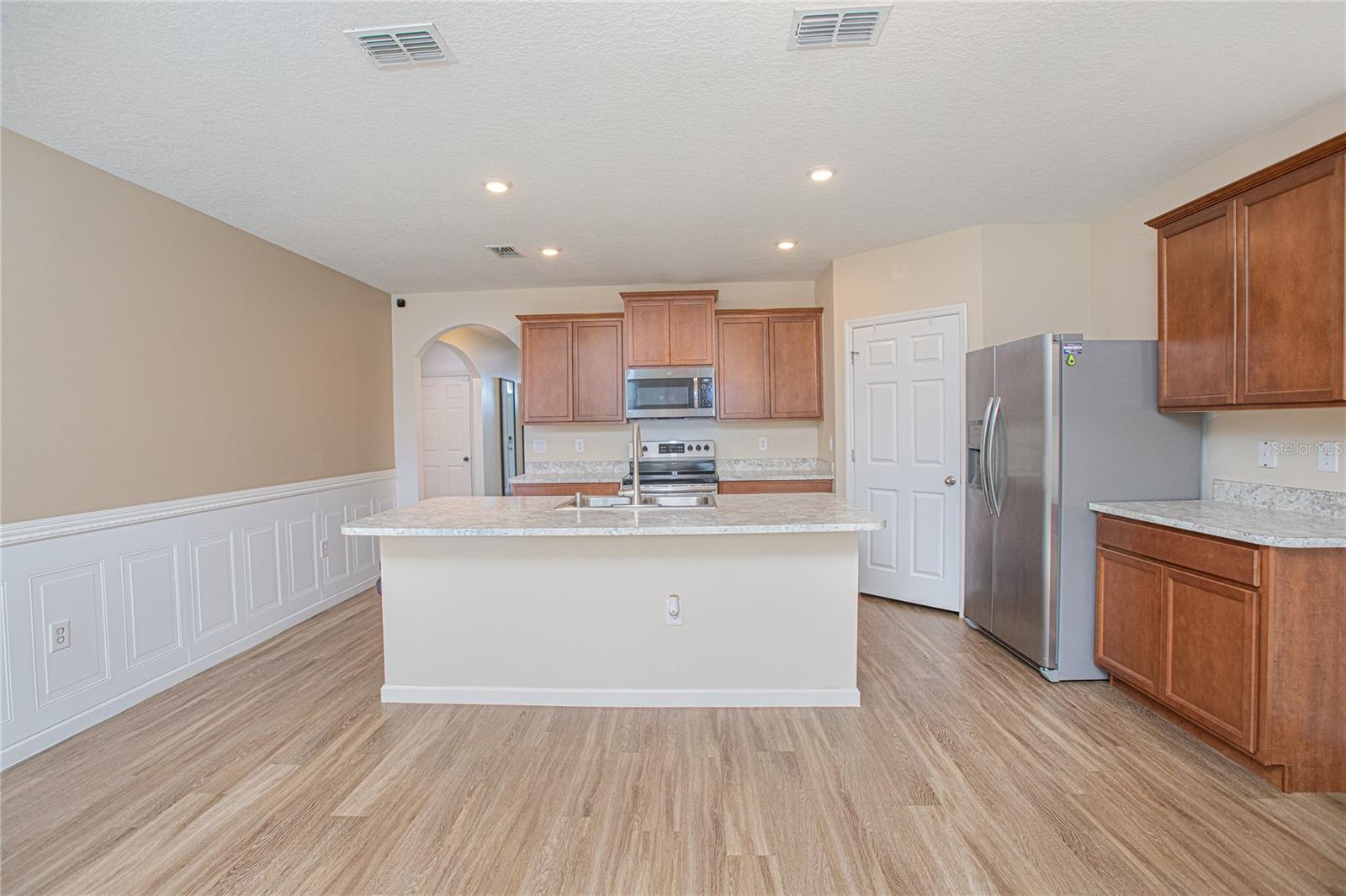 1120 NEWTON CIR CIR photo 5