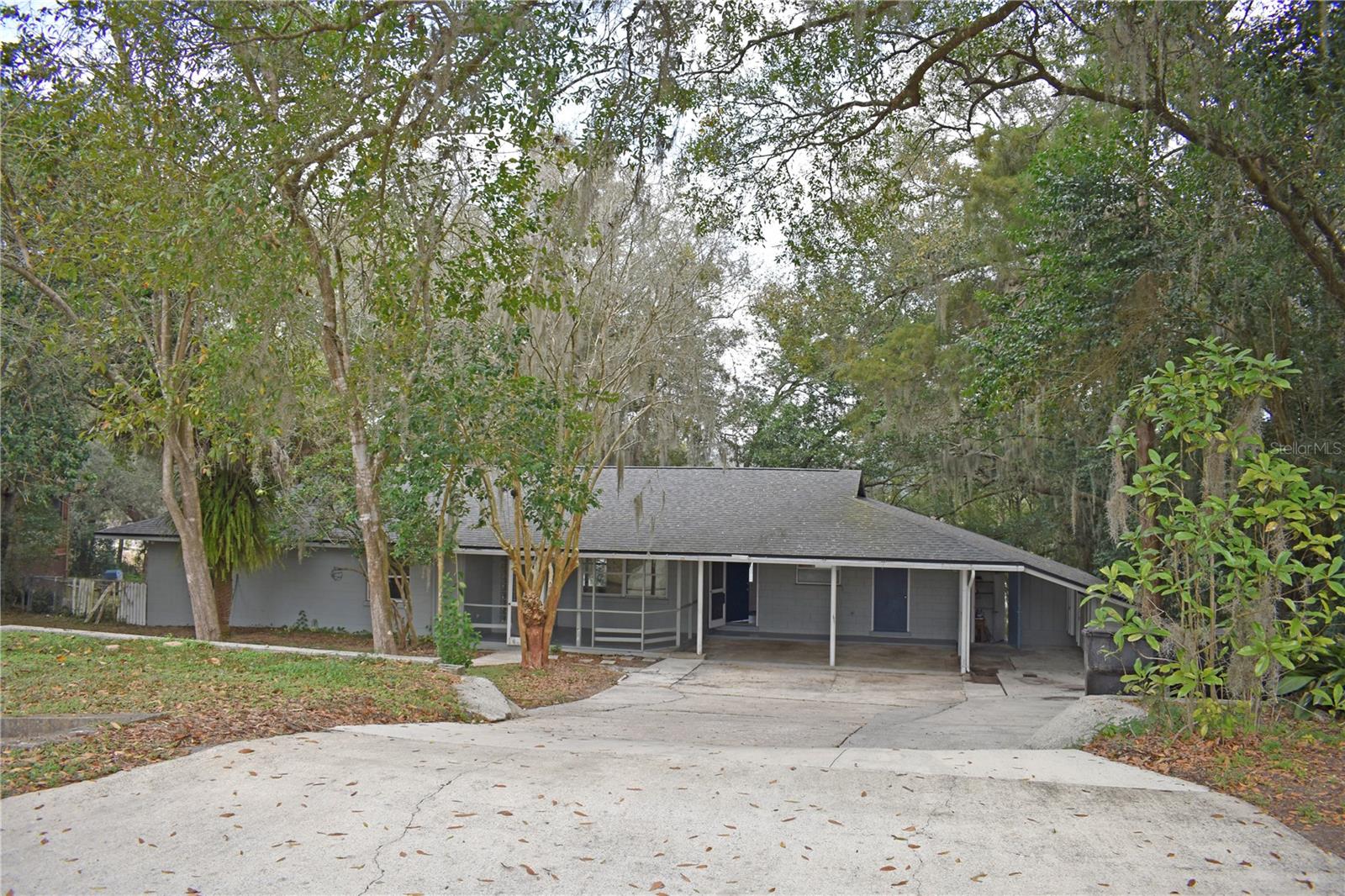 330 SW JASMINE AVE photo 2