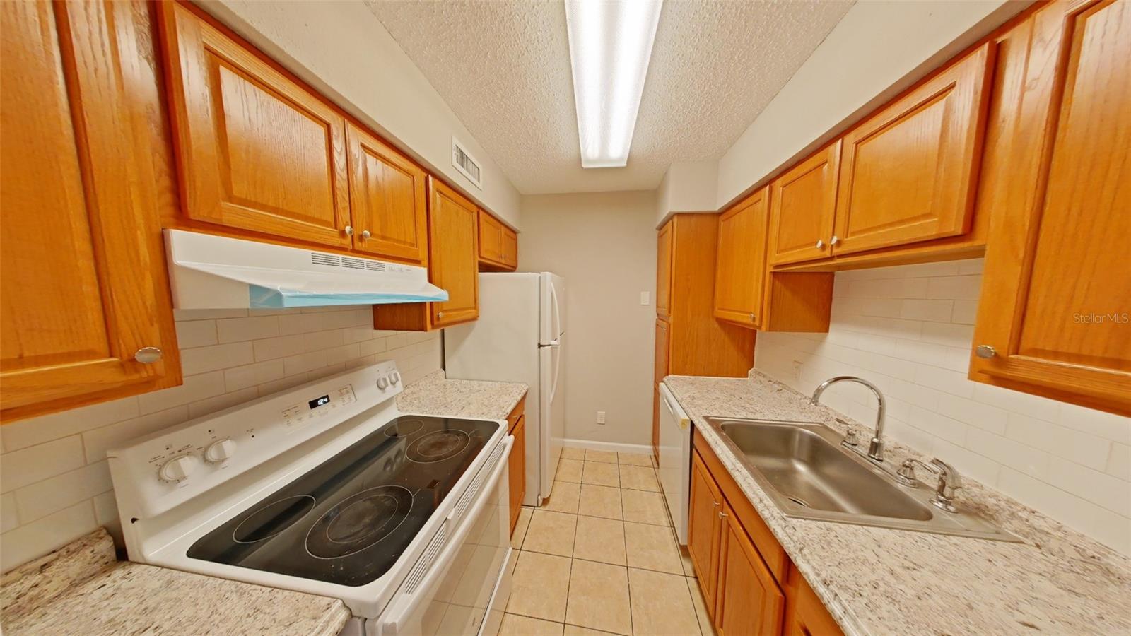 315 WYMORE RD #105 photo 5