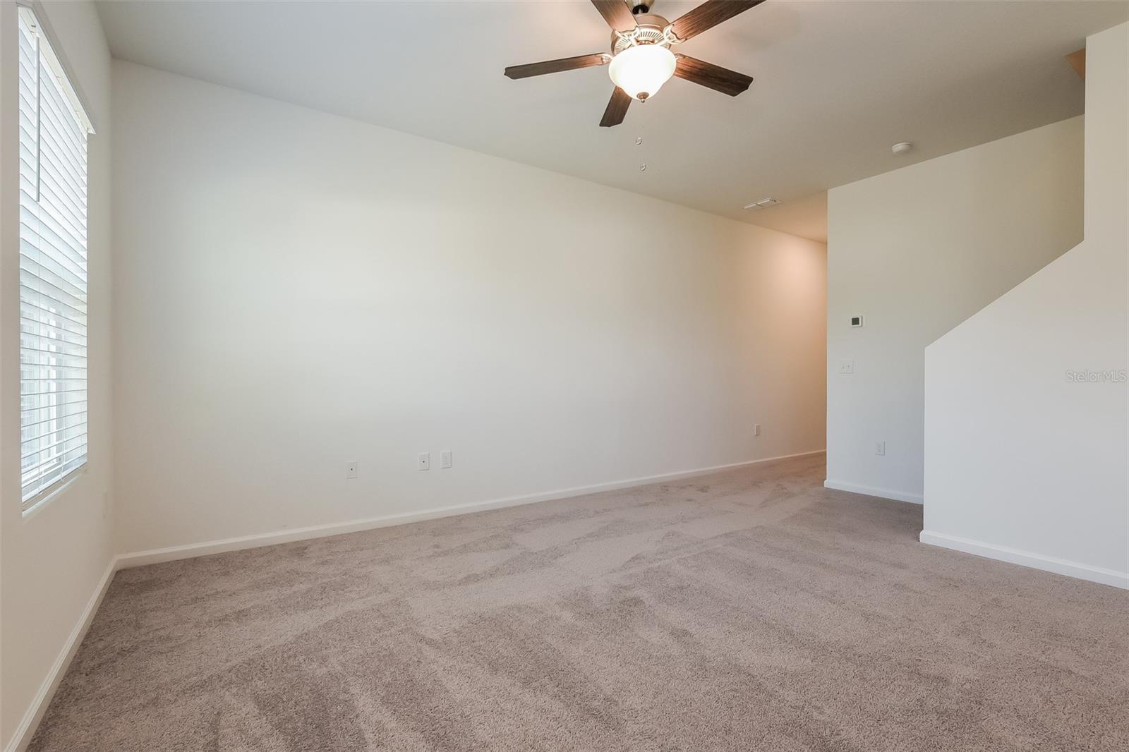 2042 HEMINGWAY CIR photo 4