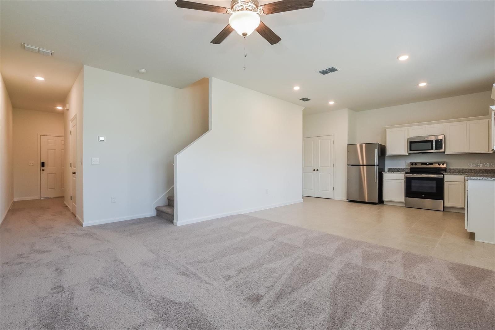 2042 HEMINGWAY CIR photo 5