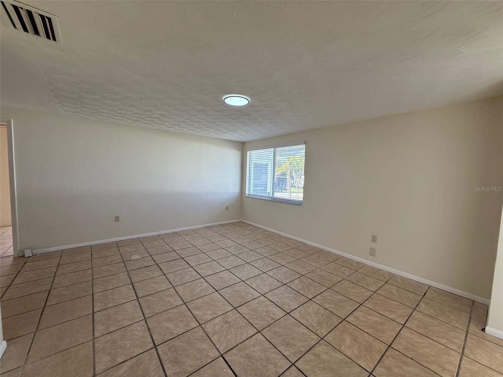5405 RIVERSIDE DR photo 4