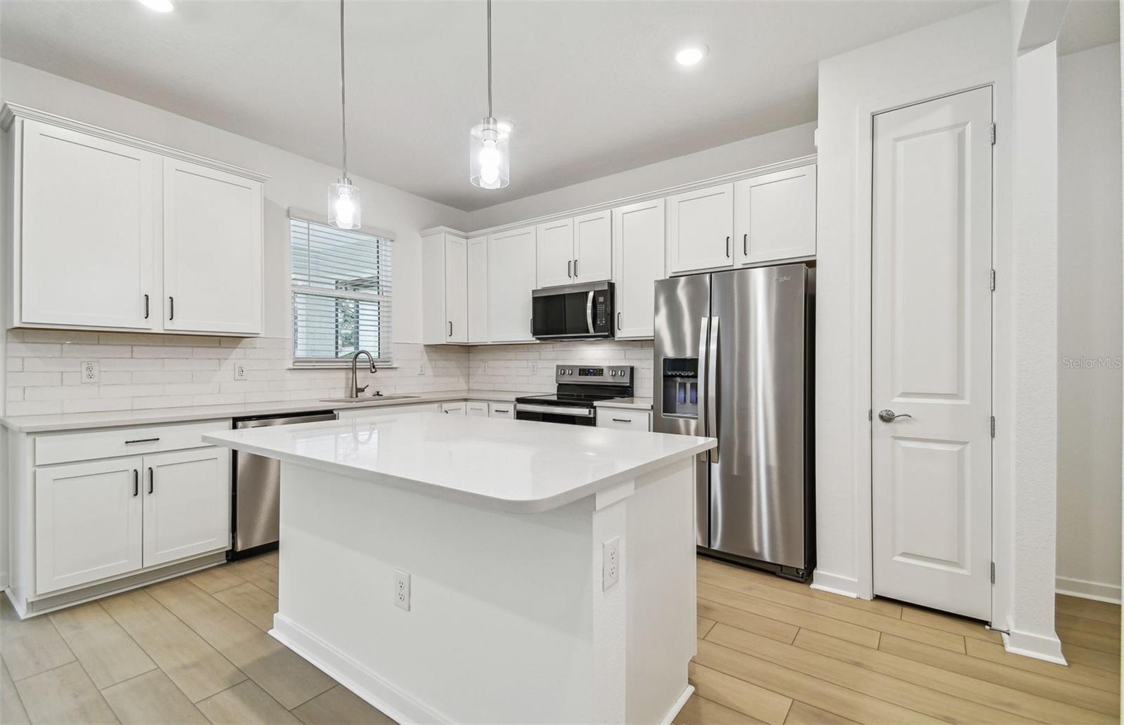 13729 EVERGREEN VALLEY DR photo 2
