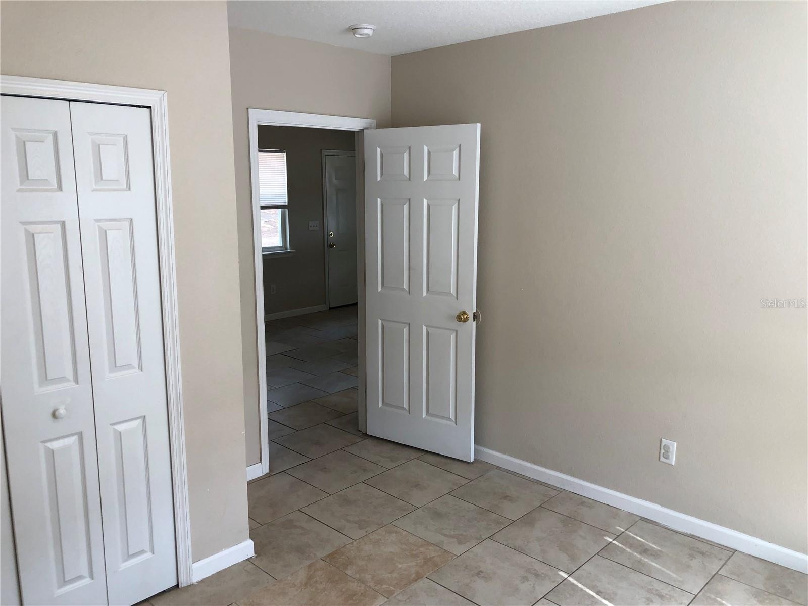 110 FOREST AVE #12 photo 3