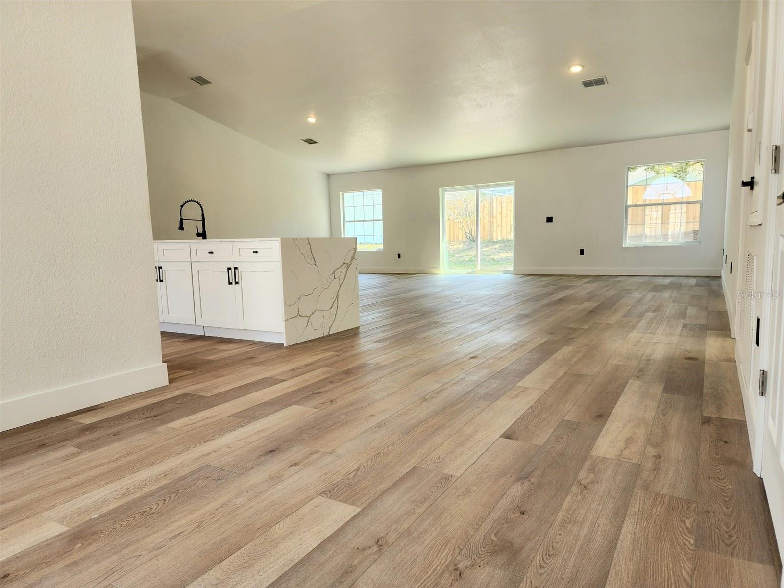 1032 CONCERT AVE photo 4
