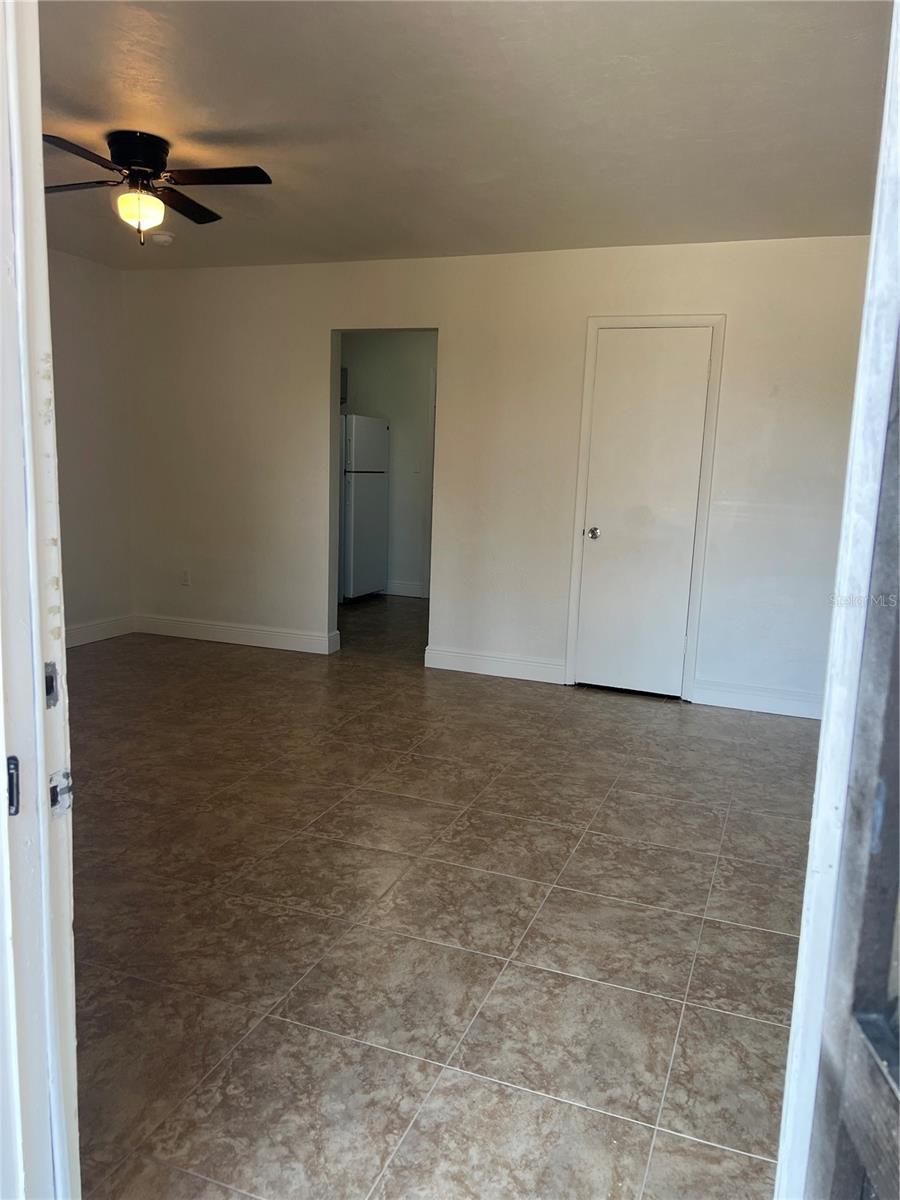 21274 COULTON AVE photo 3