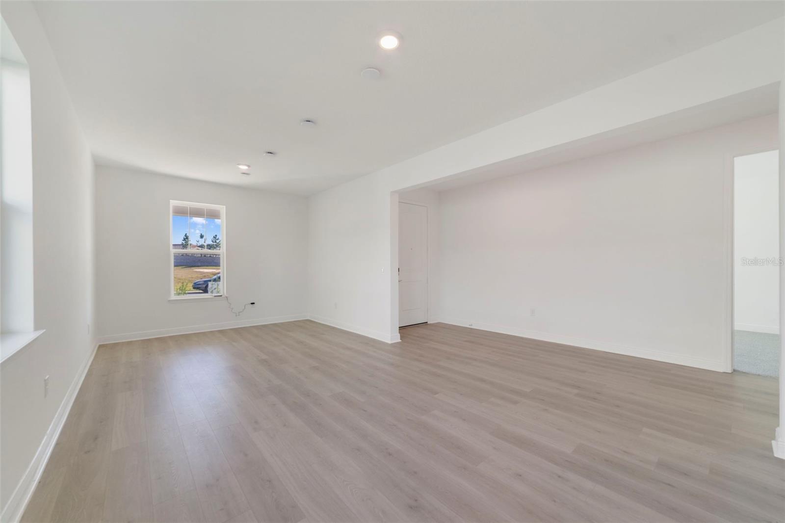 447 VENETO CIR photo 2