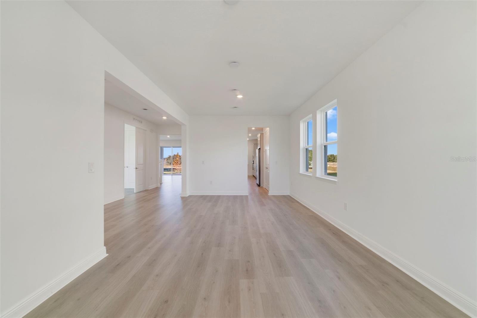 447 VENETO CIR photo 3