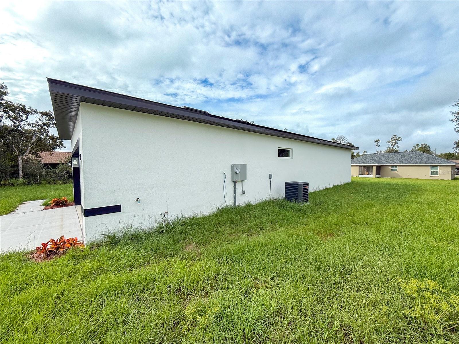 15716 SW 46TH AVENUE RD photo 3