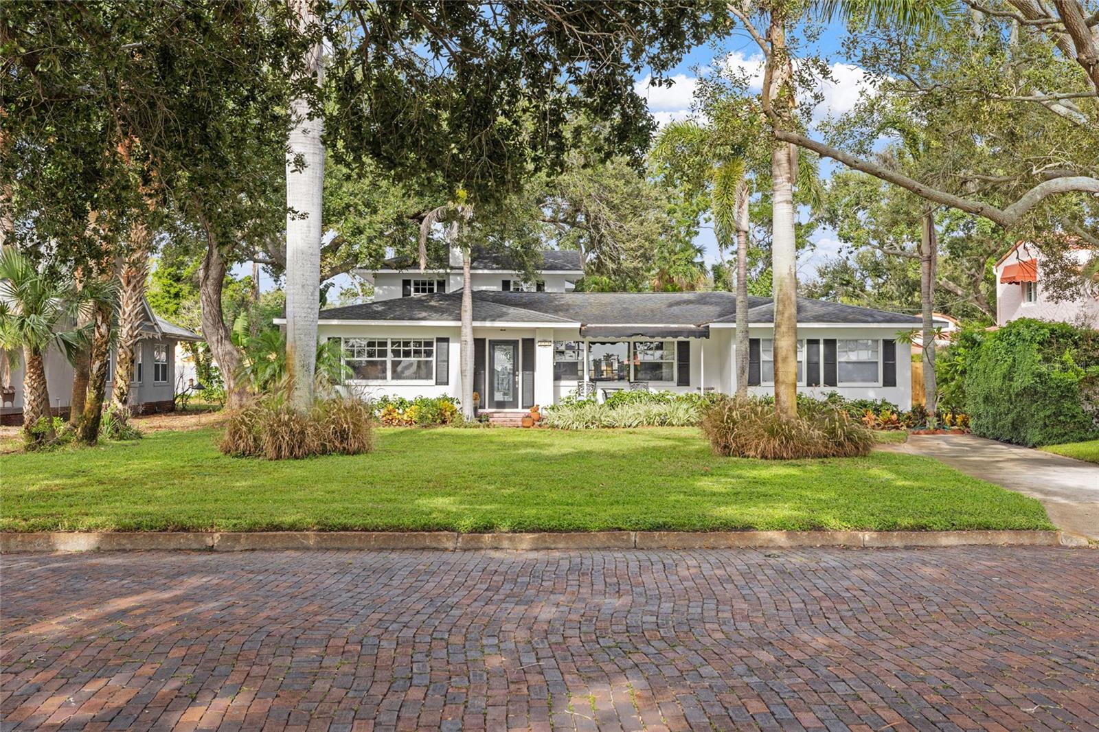 311 SUNSET DR N photo 2