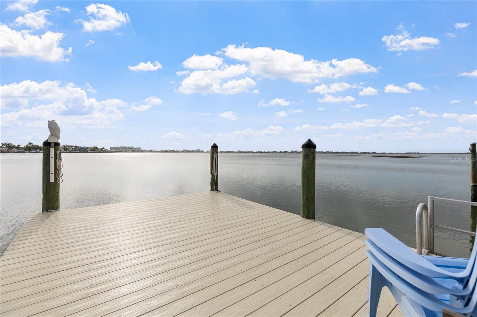 311 SUNSET DR N photo 4