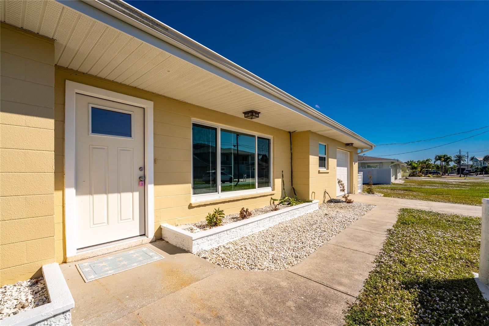 1447 LEMON BAY DR photo 3