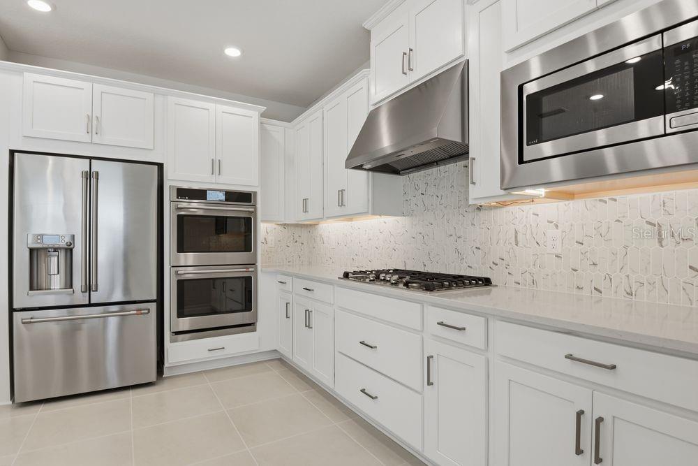 664 JUNONIA BLVD photo 4