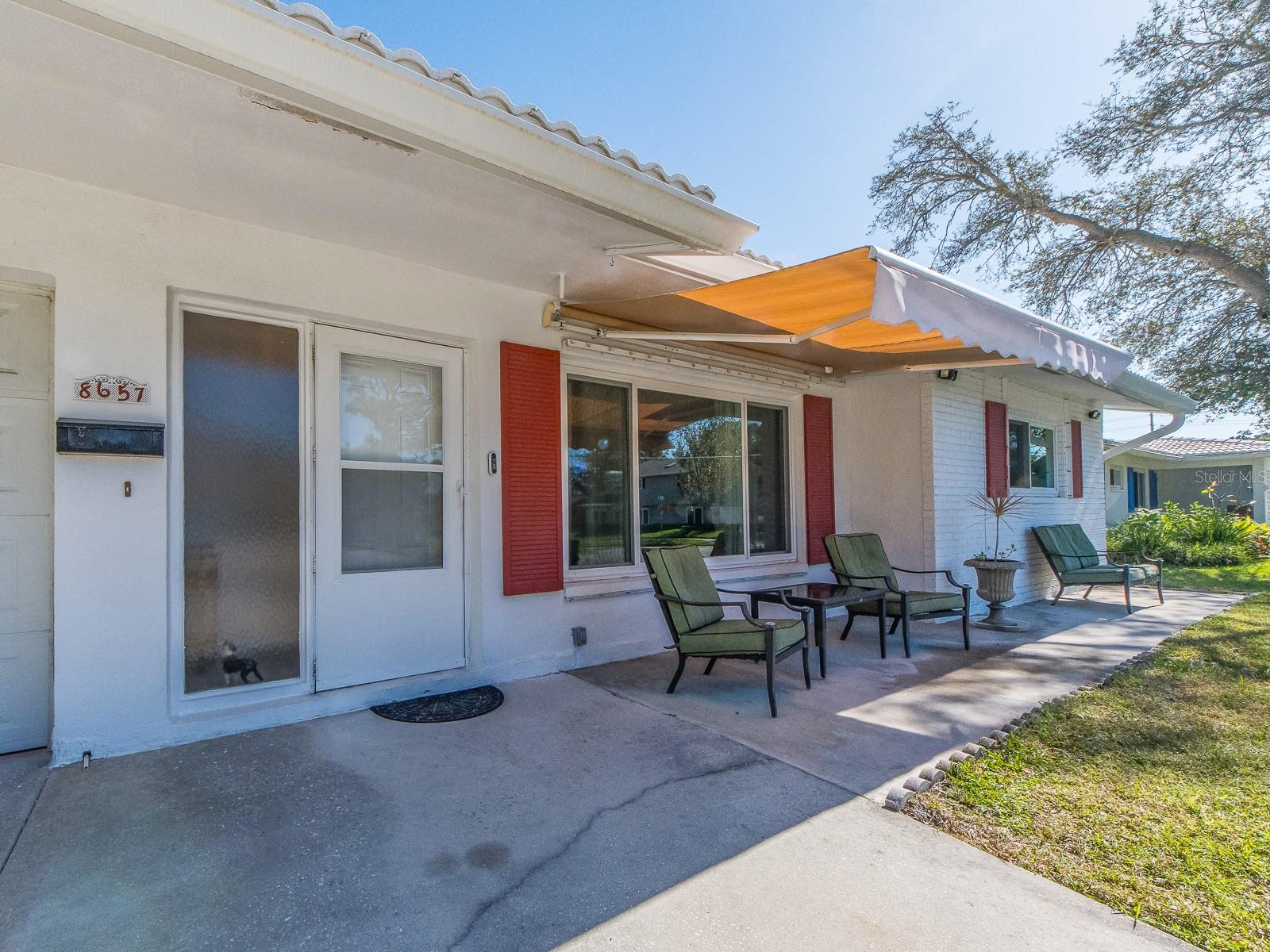 8657 143RD ST photo 2