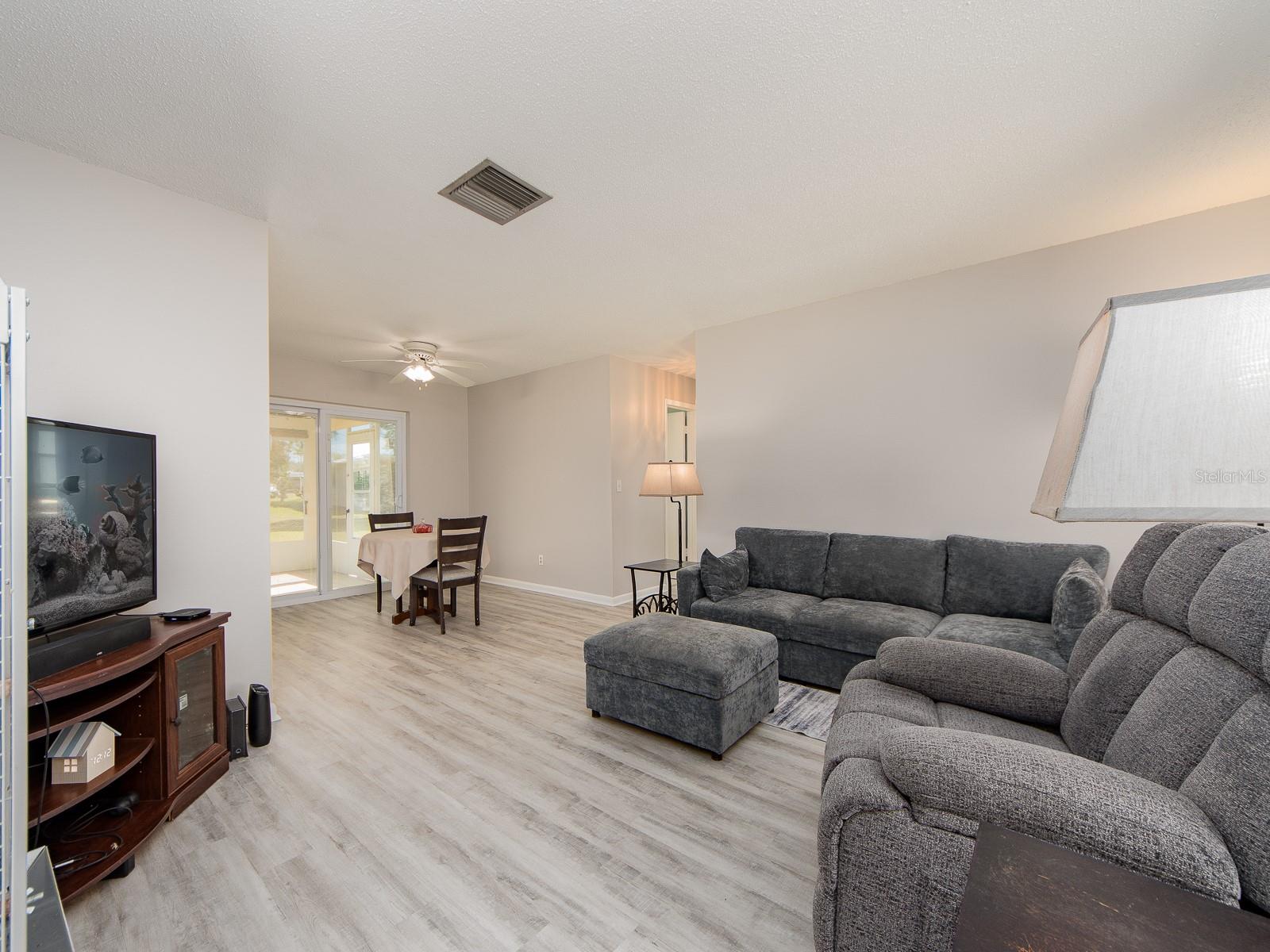 8657 143RD ST photo 4