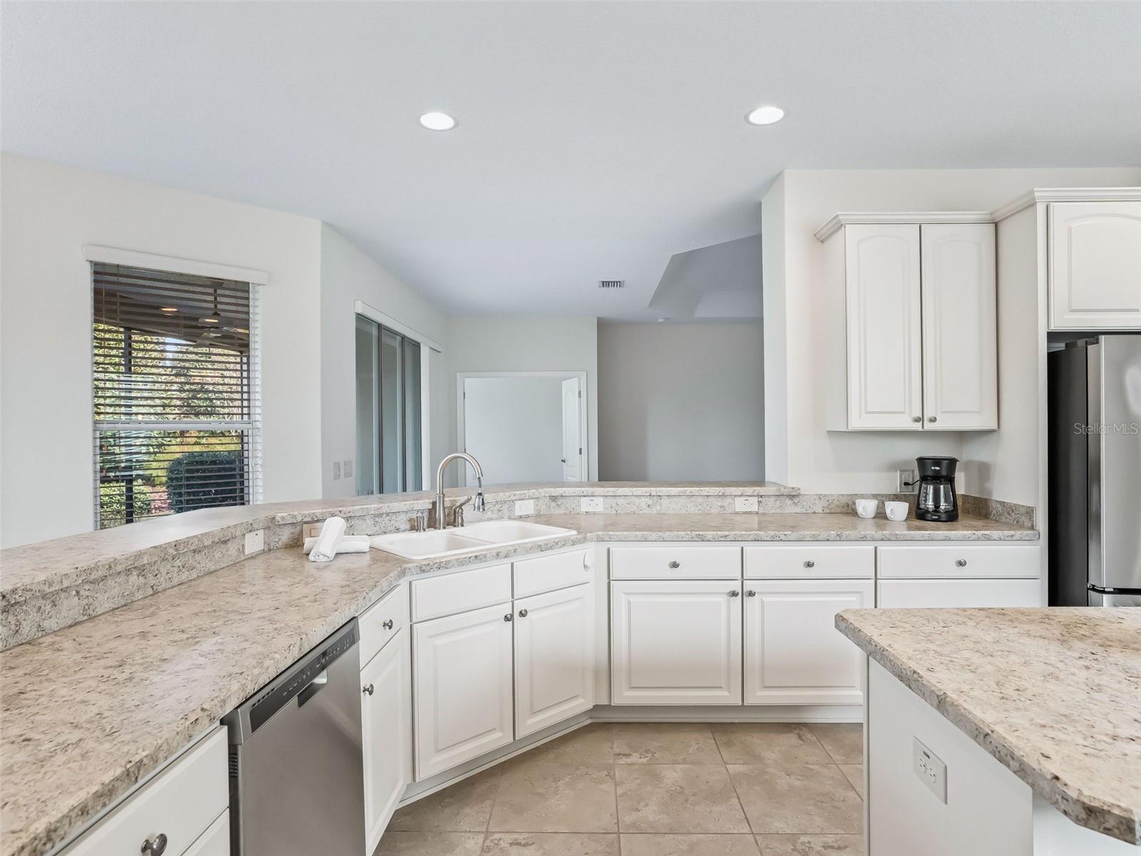 3229 KILLINGTON LOOP photo 2