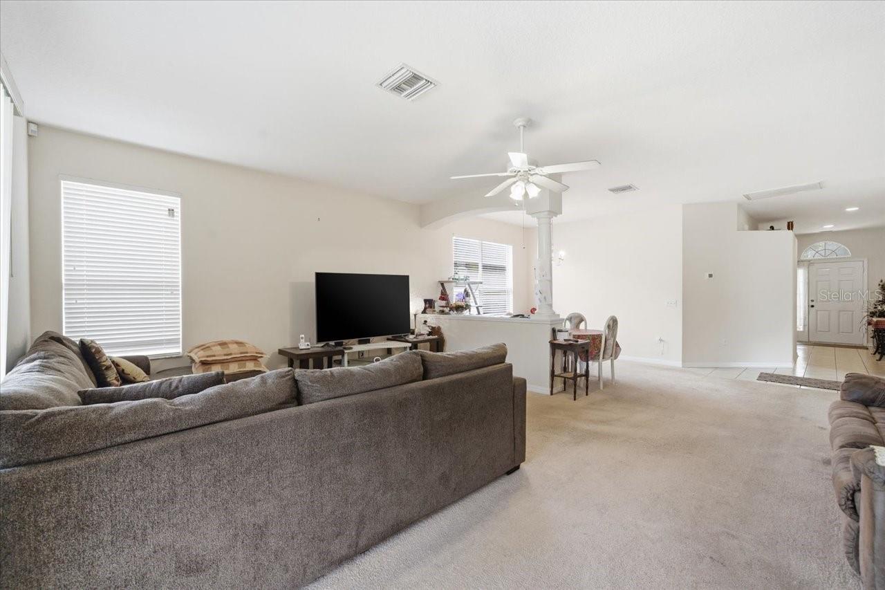 18425 CYPRESS BAY PKWY photo 4