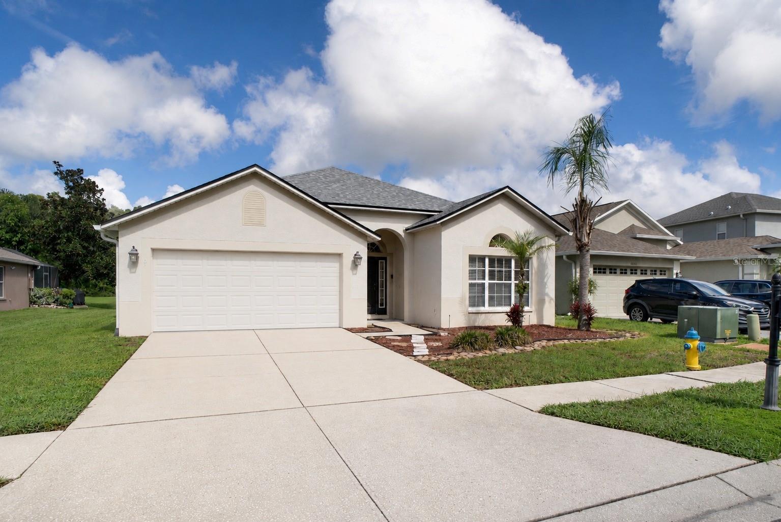18425 CYPRESS BAY PKWY photo 2