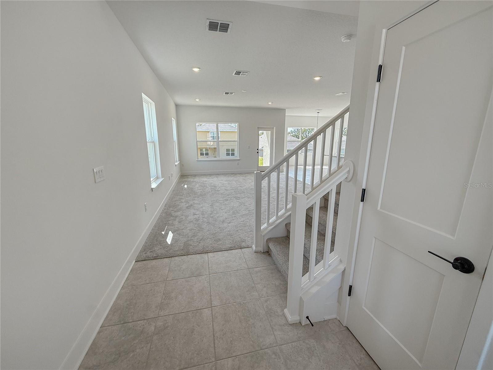 274 ANN ROSE WAY photo 2