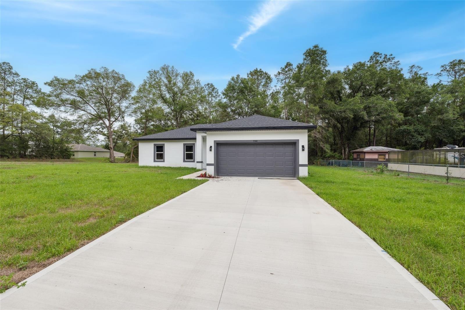 732 W MACROY PL photo 5