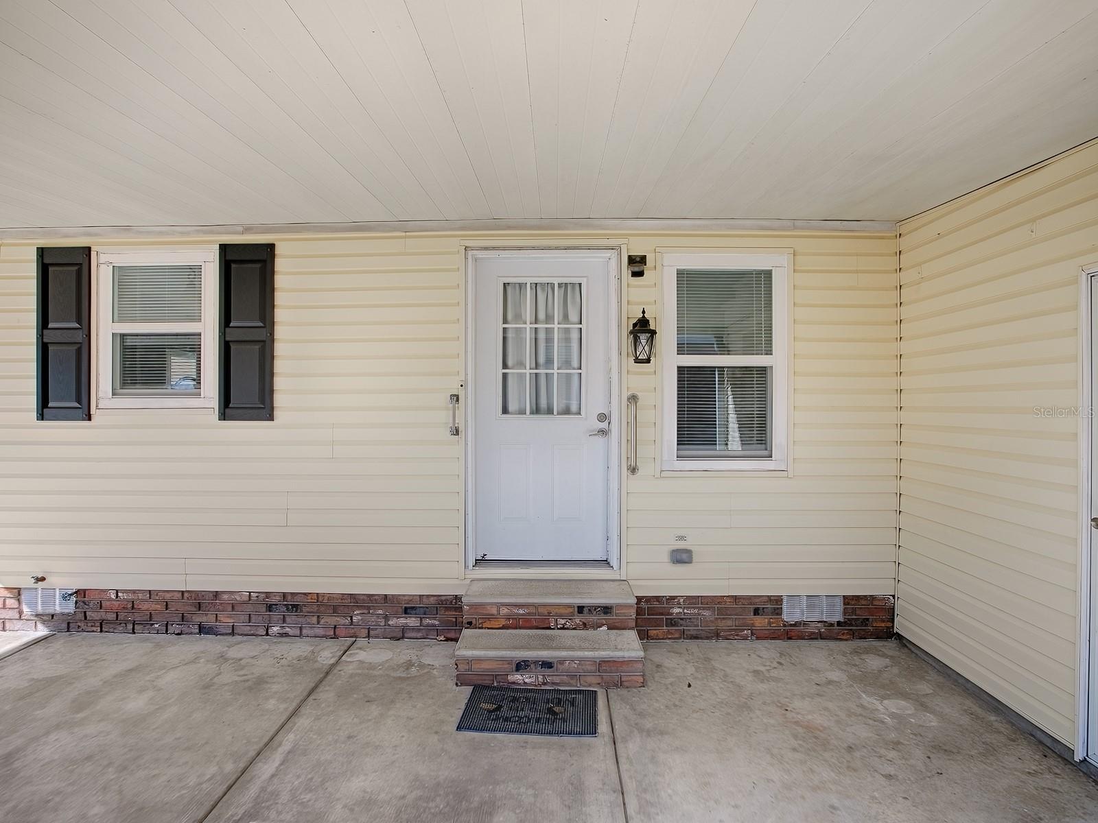 518 SAINT ANDREWS BLVD photo 4