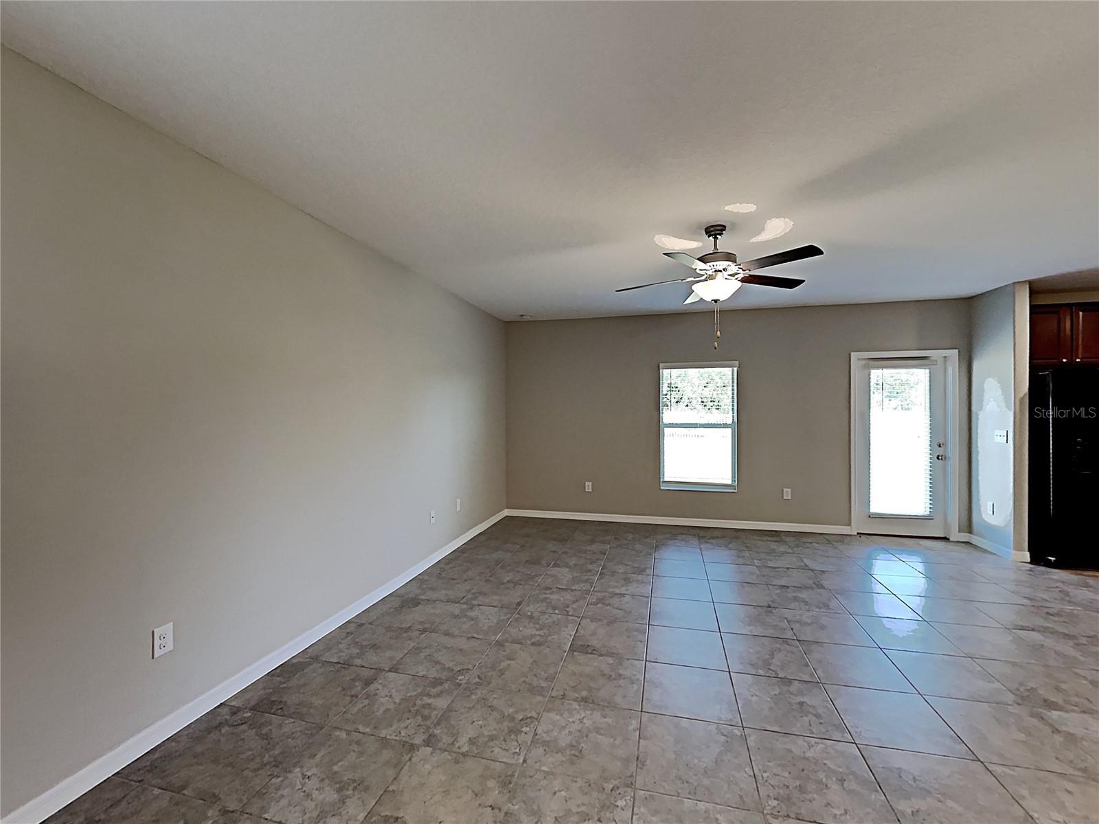 5125 WHITE CHICORY DR photo 2