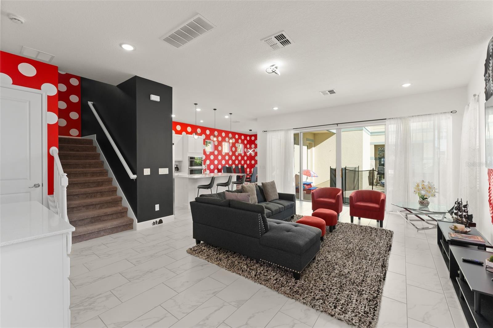 1531 FAIRVIEW CIR photo 3