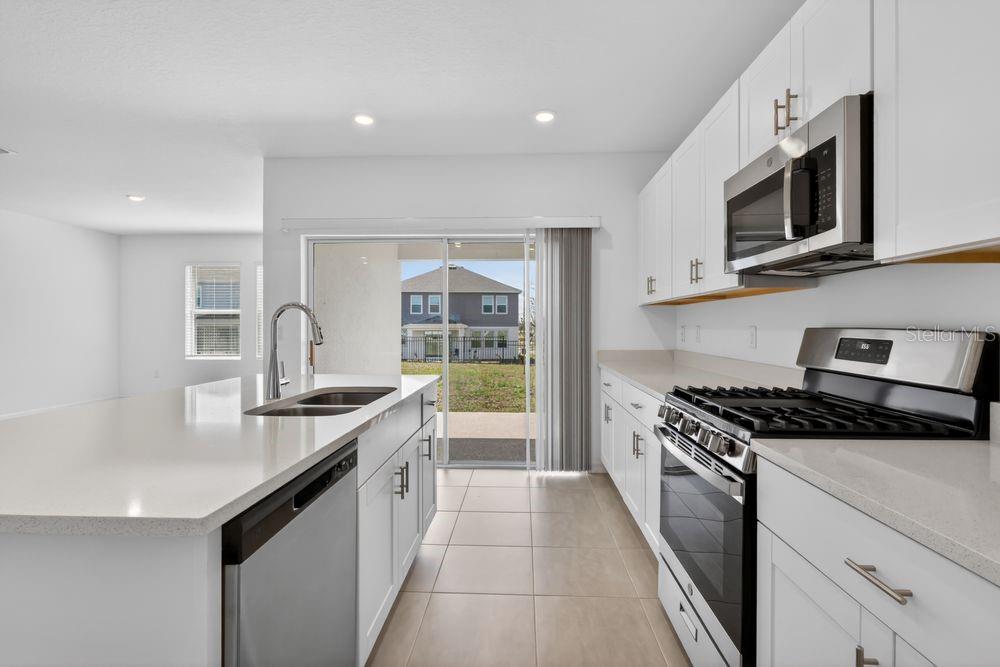 217 STREAMWATER WAY photo 3