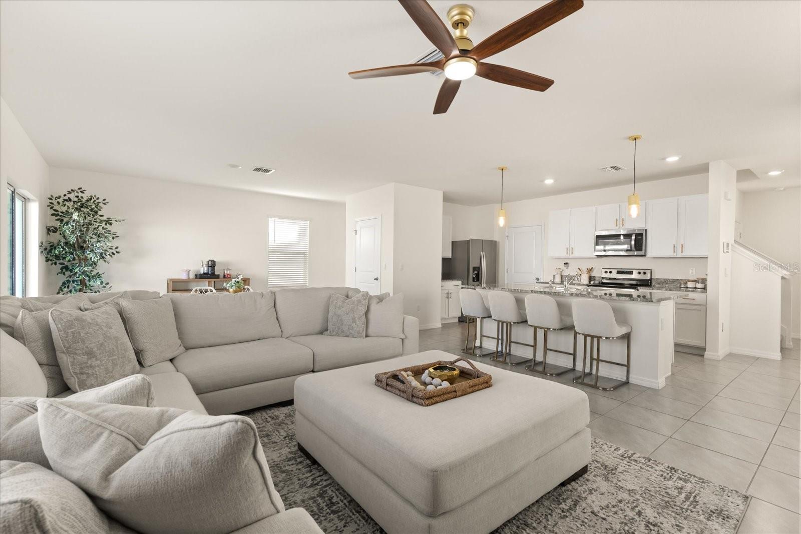 5640 WANDERING WILLOW DR photo 3