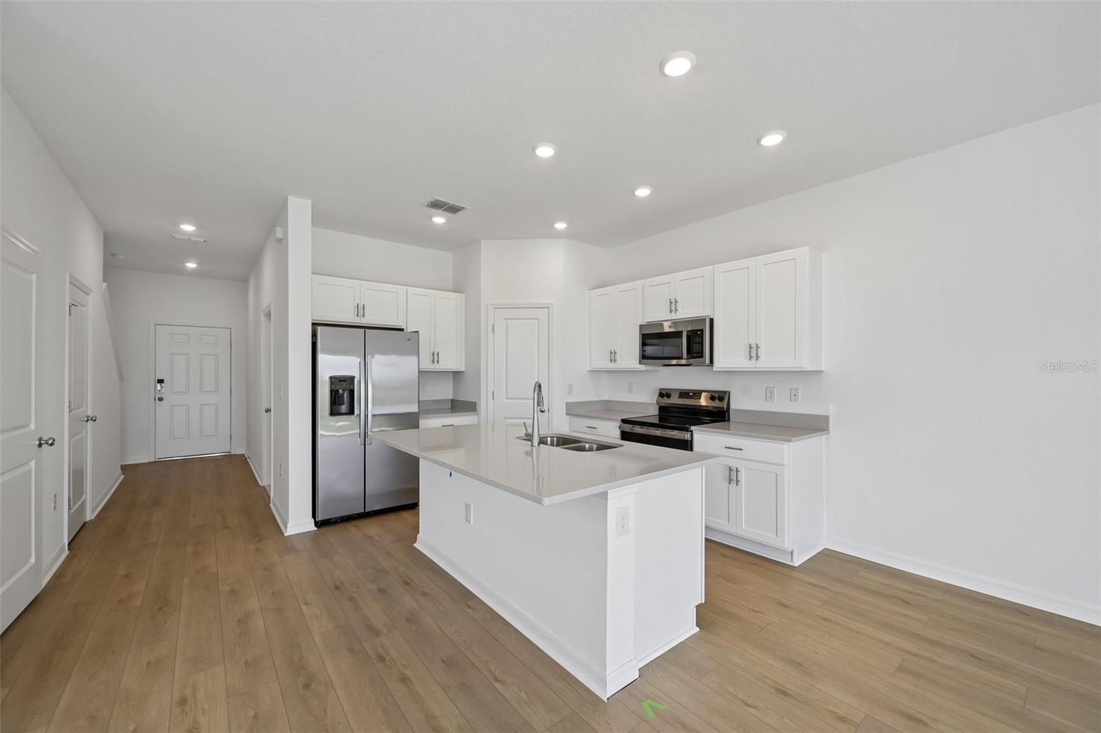 10754 ECLIPSE ST photo 2
