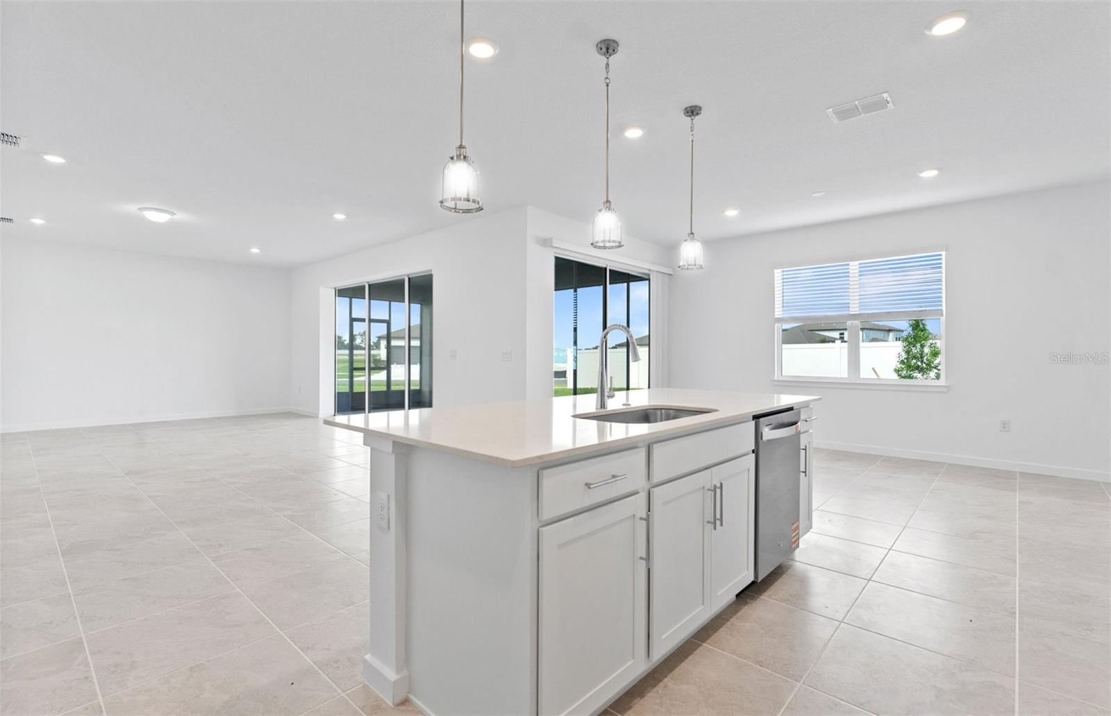 3585 OBSIDIAN DR photo 4