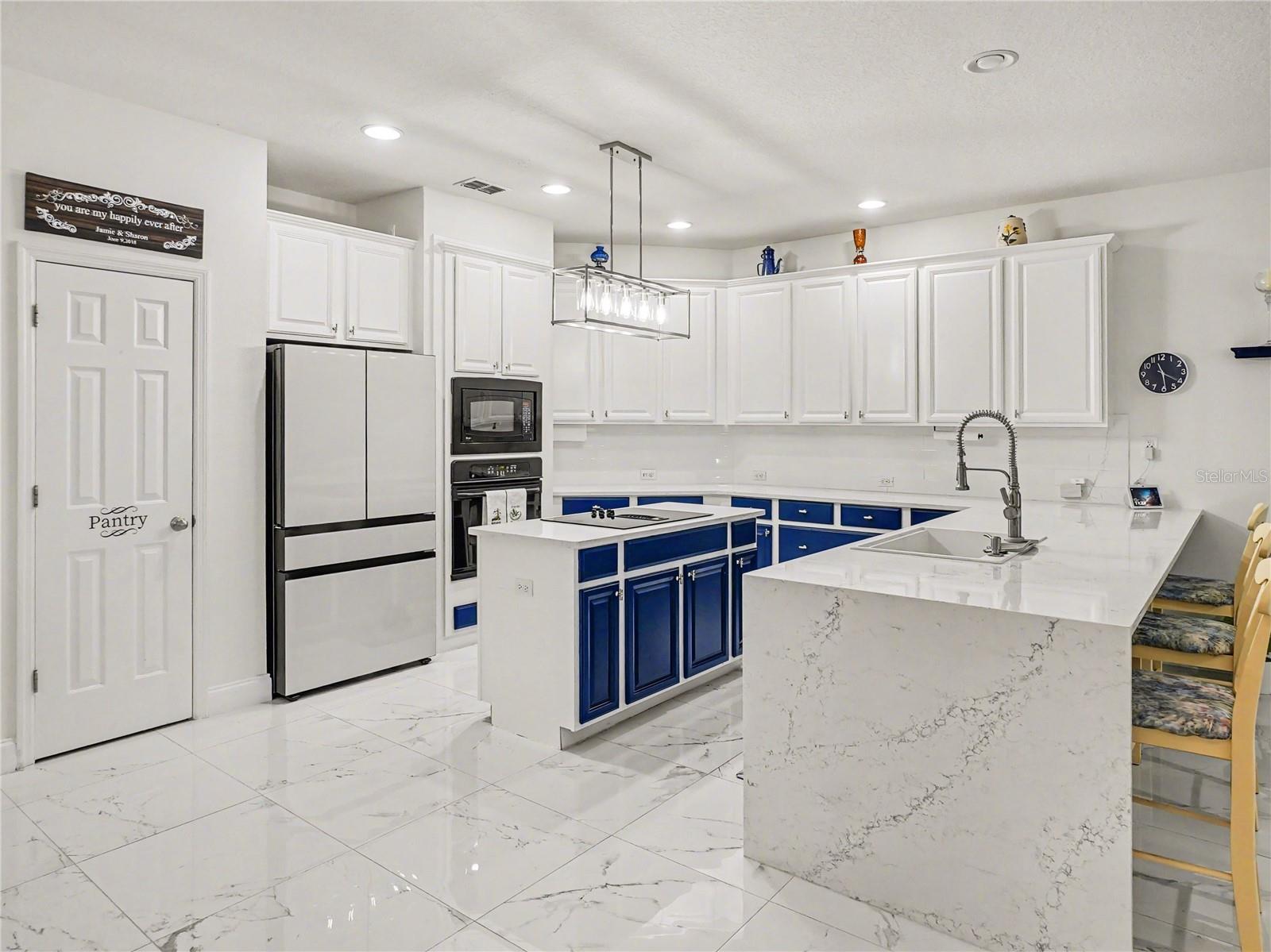 2260 PICKFORD CIR photo 4