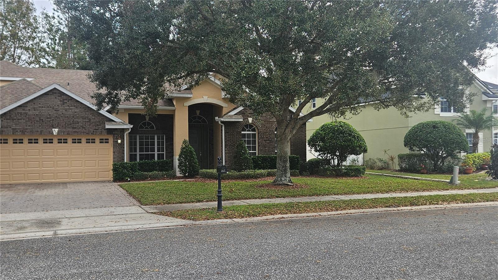 317 E BLUE WATER EDGE DR photo 3