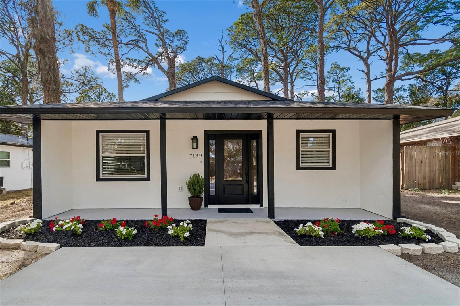 7139 PINEWOOD DR photo 2