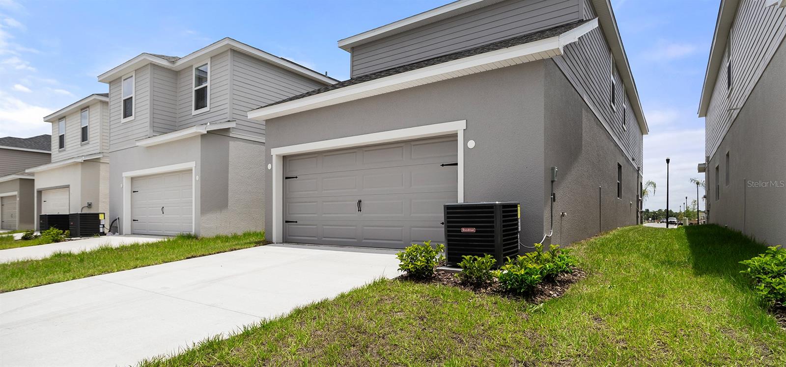 576 MOSSY WOOD LN photo 3