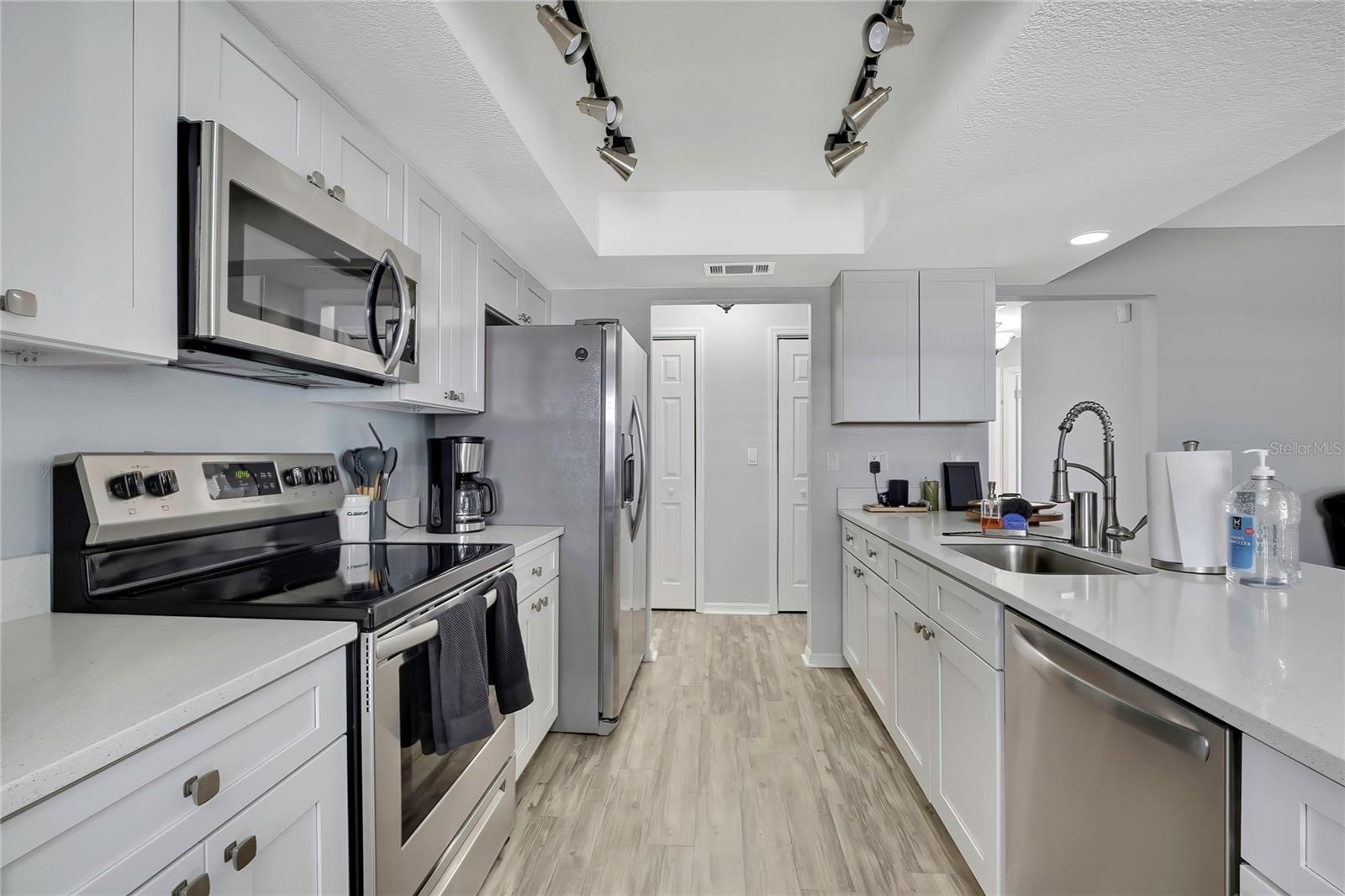 3743 MERIDEAN PL photo 4