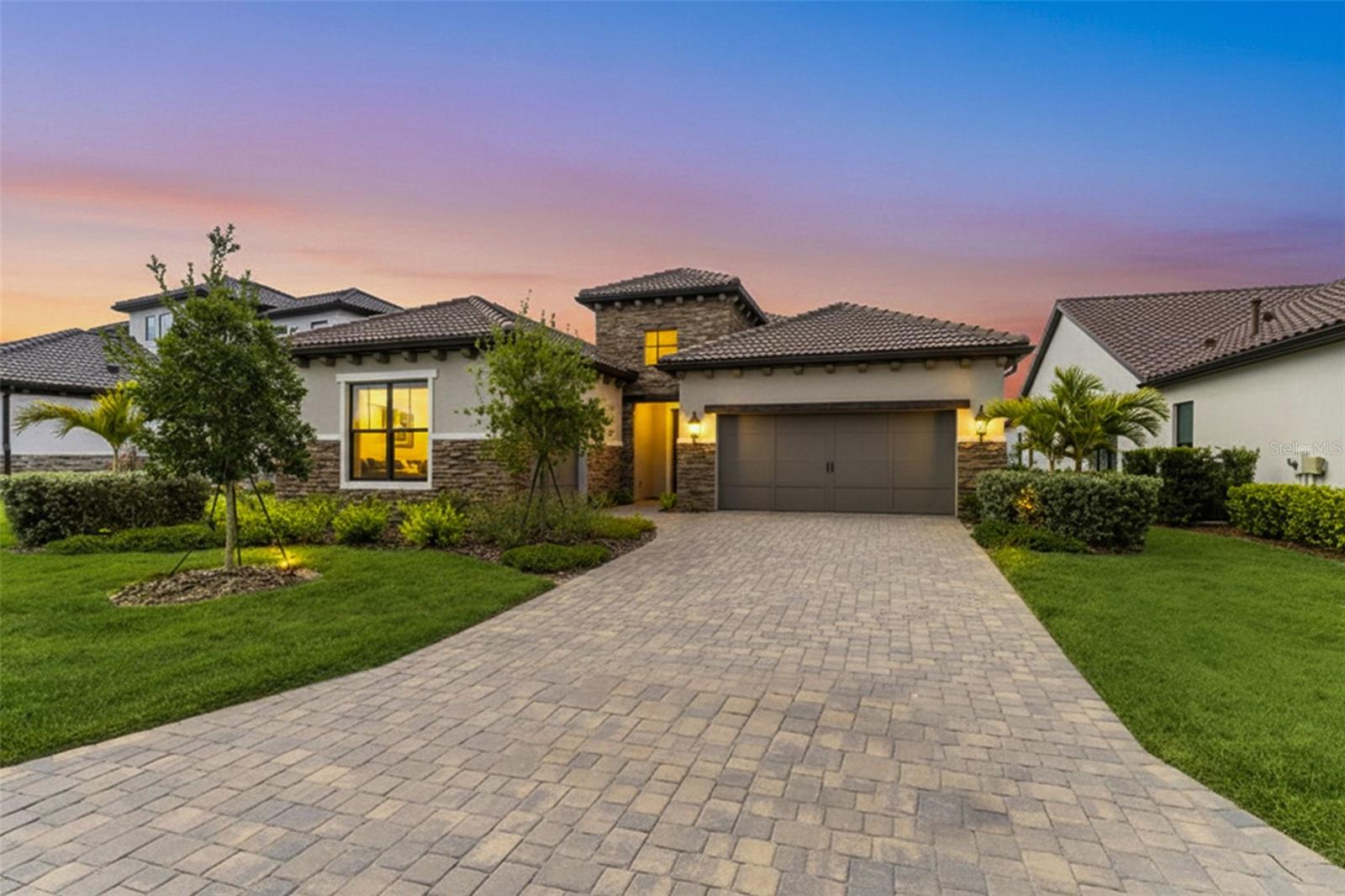 496 BOCELLI DR photo 3