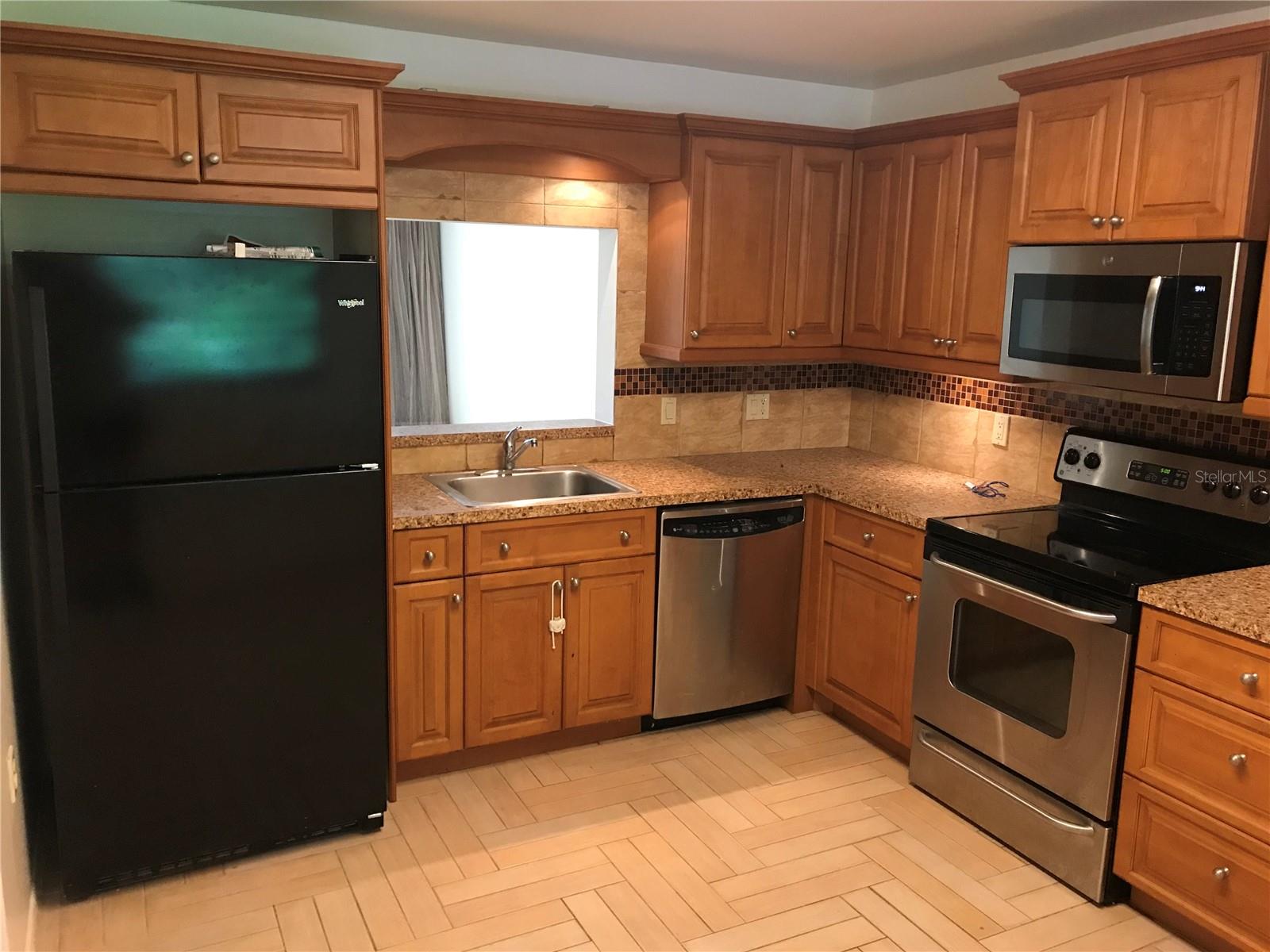 452 PALM TREE DR #452 photo 2