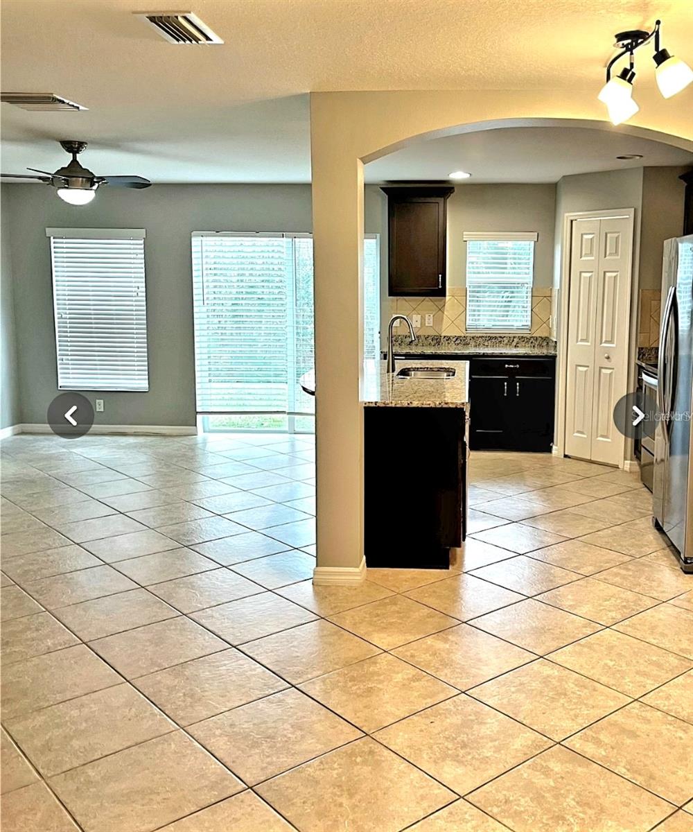 2756 BIRCHCREEK DR photo 2