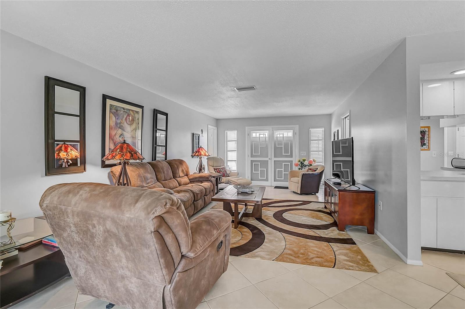 7128 W COUNTRY CLUB DR N photo 5