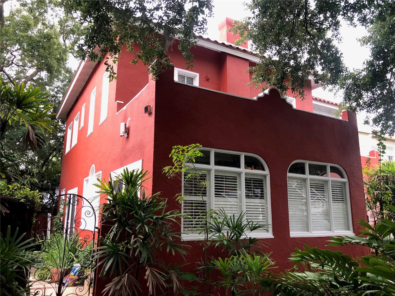 318 VITORIA AVE photo 3