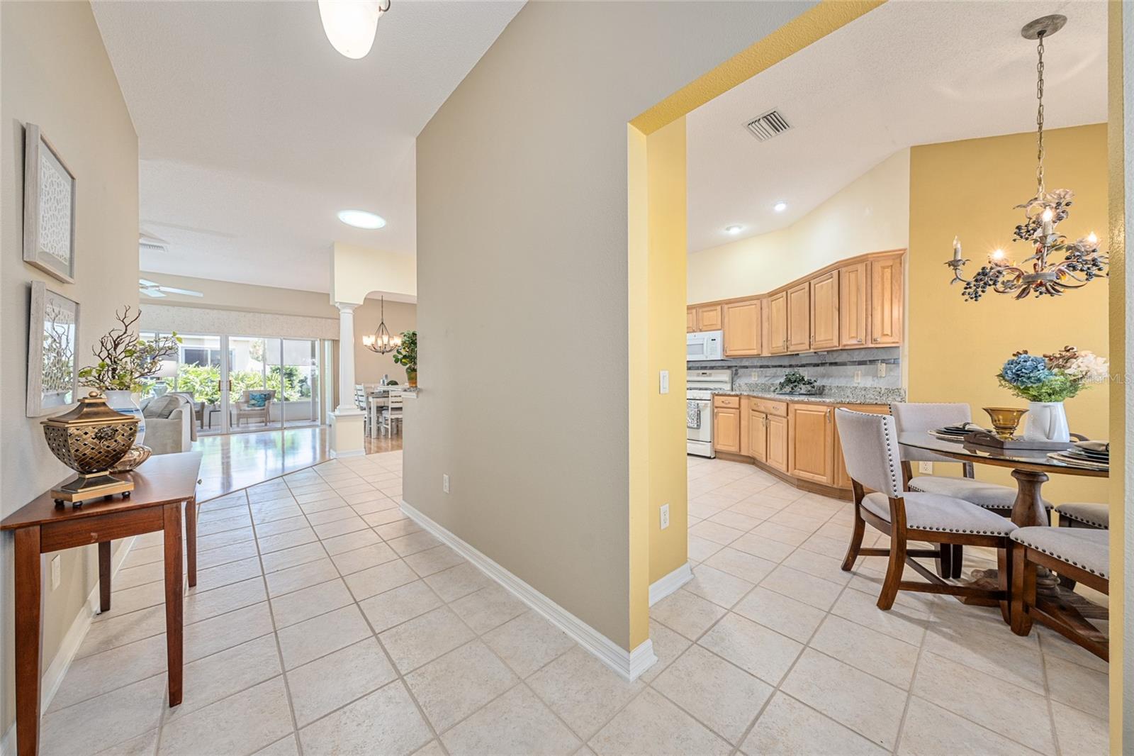 1253 GREENVILLE WAY photo 5