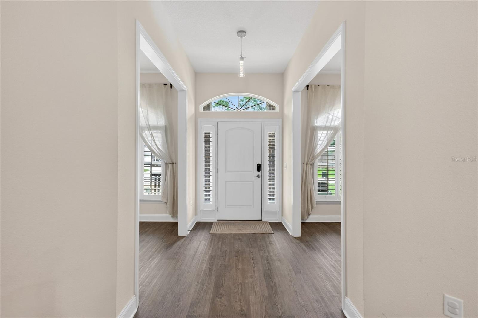 14 FARNELL LN photo 3