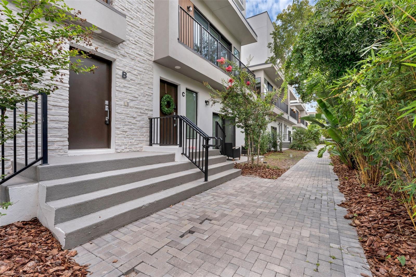 52 W HARDING ST #A photo 4
